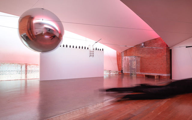 Andrew Kearney Installation photo @ Jed Niezgoda