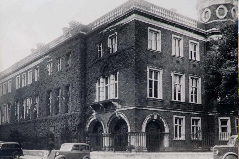 Exterior of Crawford Municipal School of Art, c.1935.