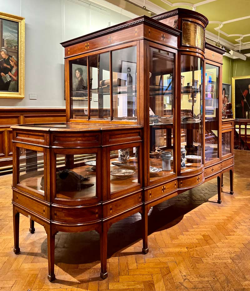 Daniel-Levie,-Display-Case-(Gibson-Cabinet),-c.1922,-mahogany,-inlaid,-206-x-293-x-106.5-cm_web