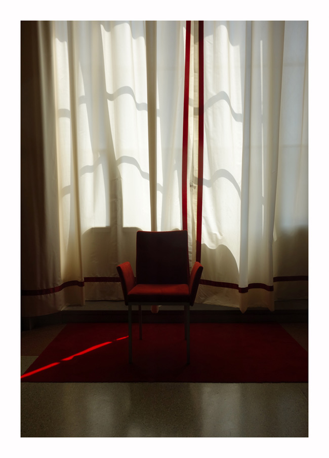 Gary-Coyle,-At-the-Museum,-2020,-photographic-print,-SCALE-cm.-Purchased,-the-Artist,-2020.-©-the-artist_web