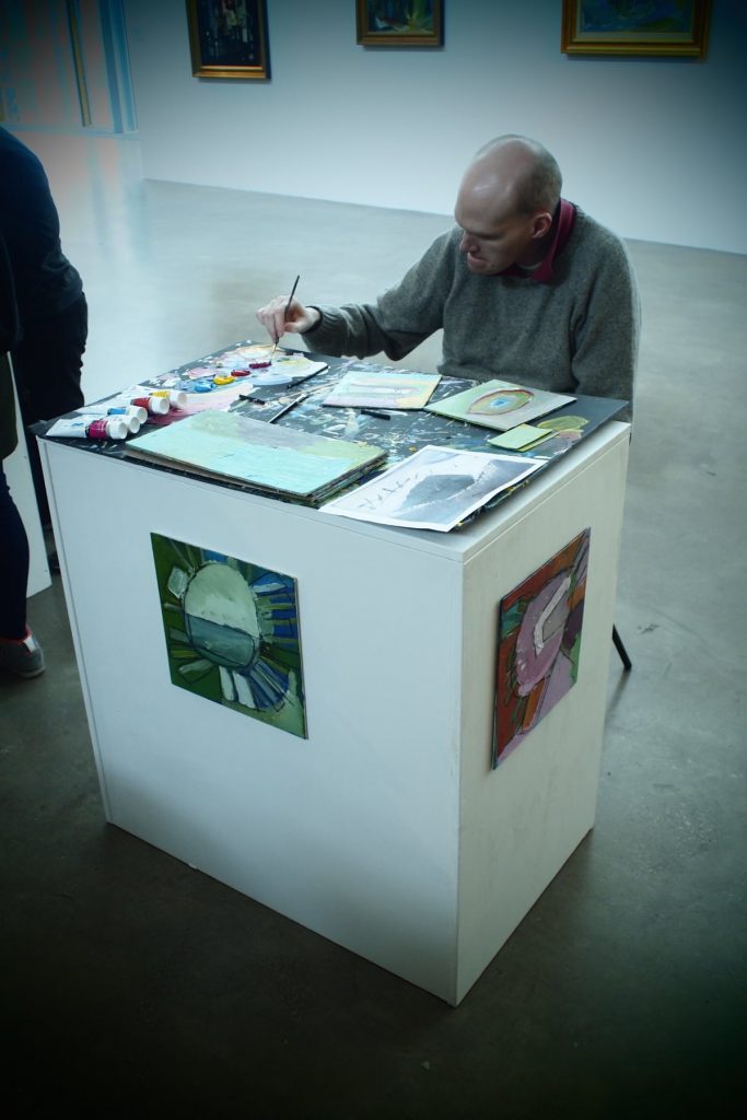 Photo: Tom working in the gallery during an Open Studio event. Courtesy of Hermann Marbe. 